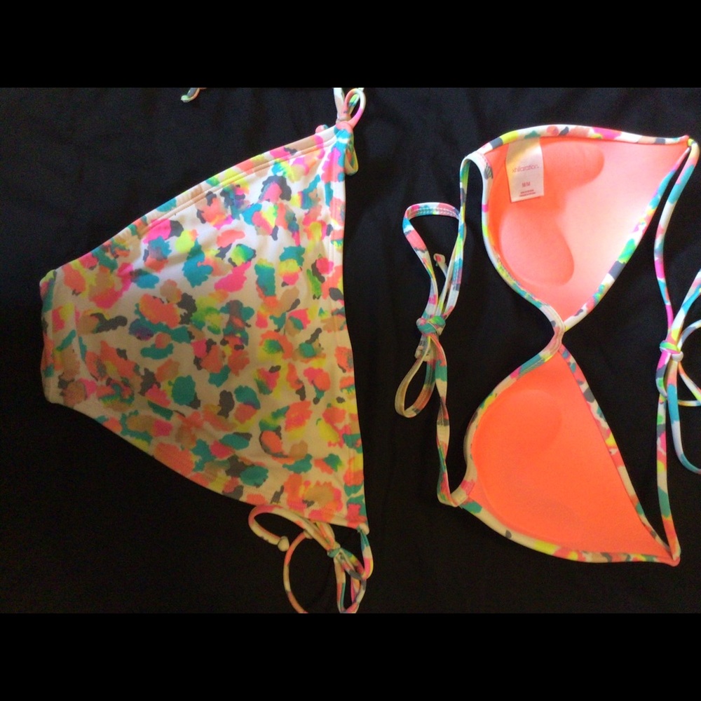Sexy string bikini - Picture 2 of 6